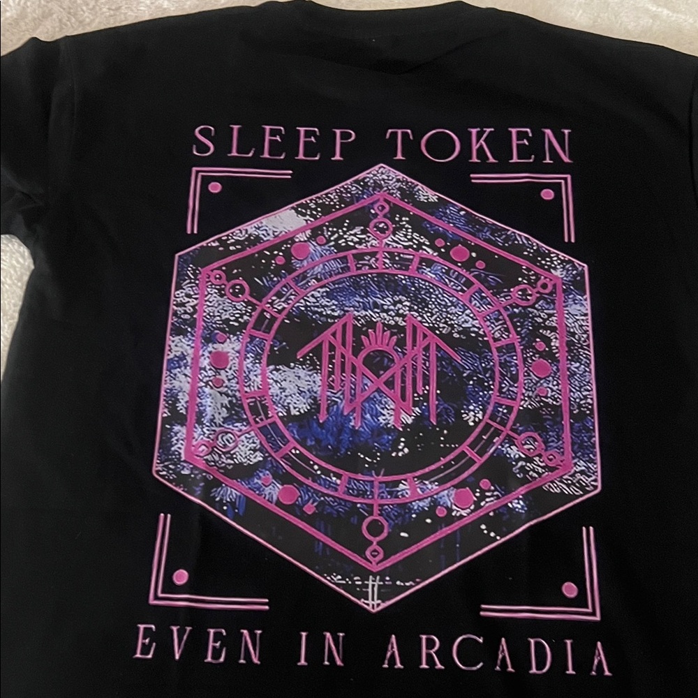 NEW (CHICYEA) graphic design t-shirts size M